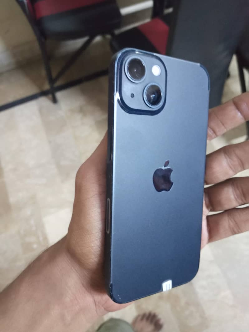 Apple iPhone 13 2