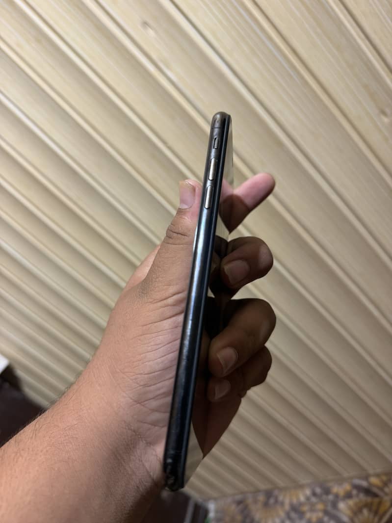 Apple iPhone XS Max 2