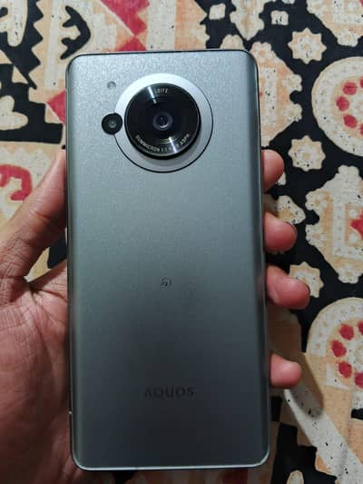 Aquos R7