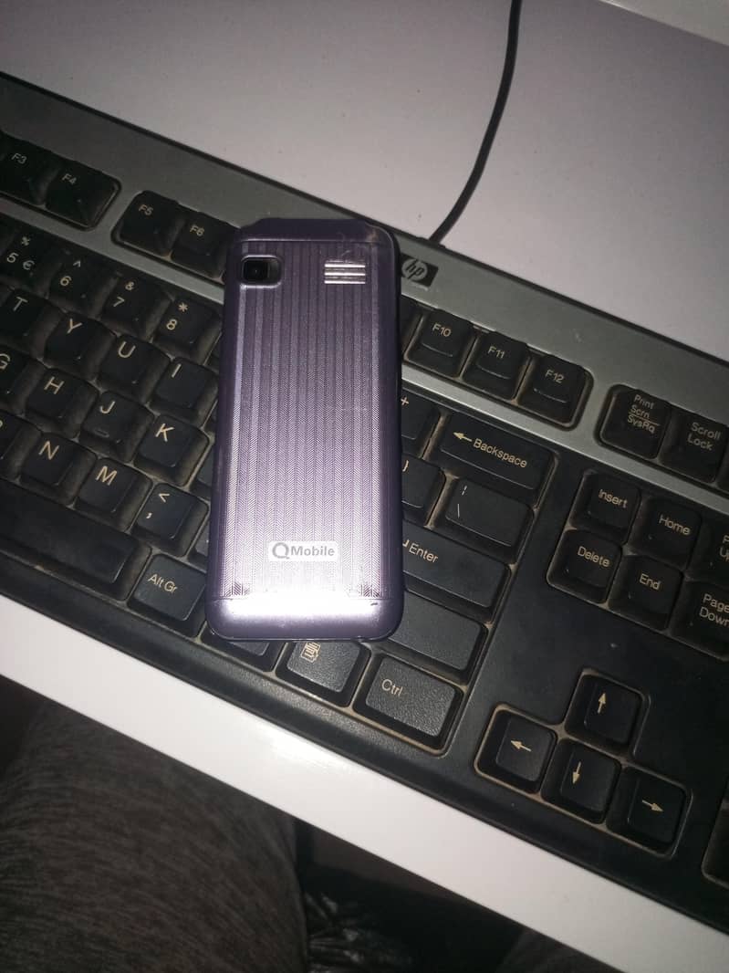 QMobile SL100 1
