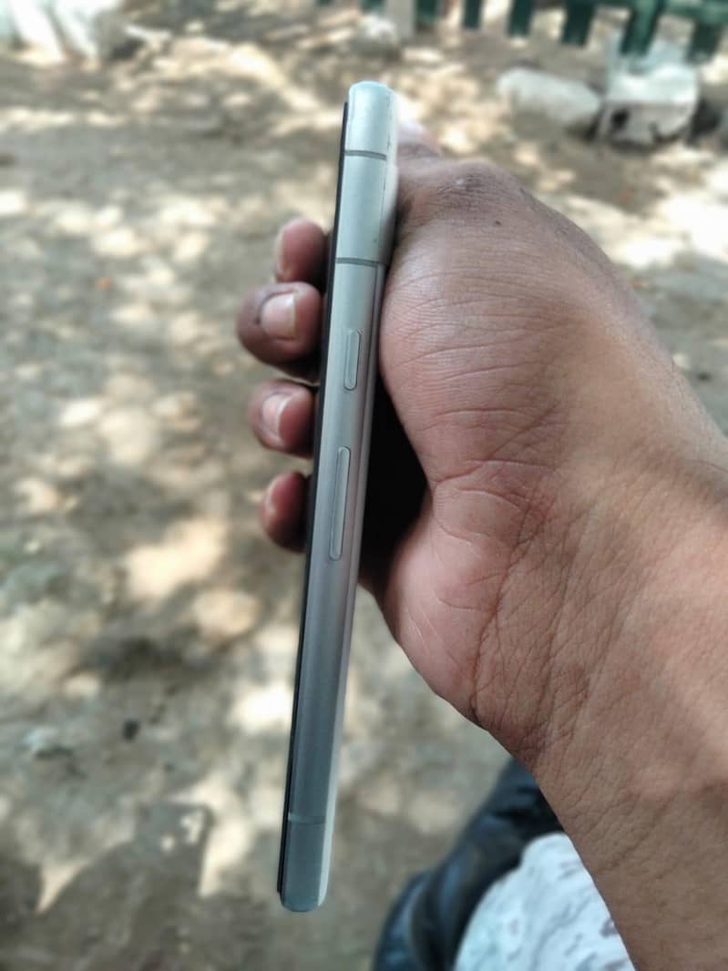 Google Pixel 7a 2