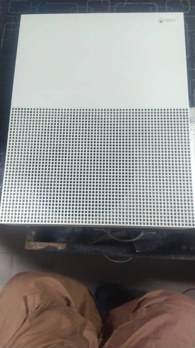 Xbox One s 500Gb With Original Controller