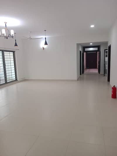 4xBed Apartments 8th Floor Facing Park Available for Sale