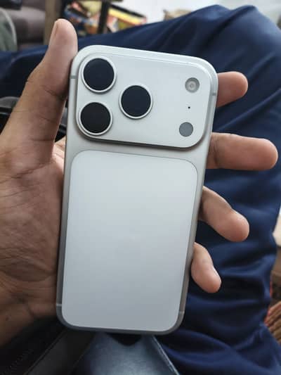 Apple iPhone 17 Pro jv