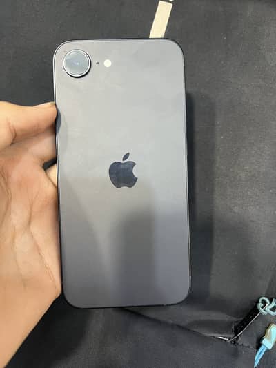 Apple iPhone 16e