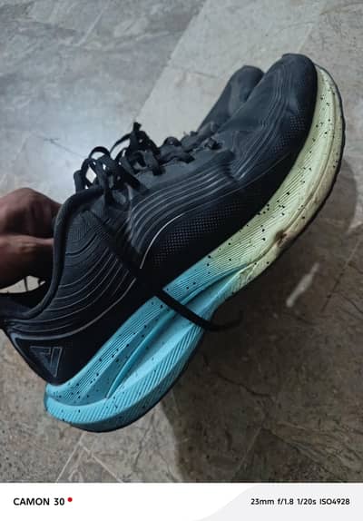 Basketball shoes feom PEAK brand premium shoes running