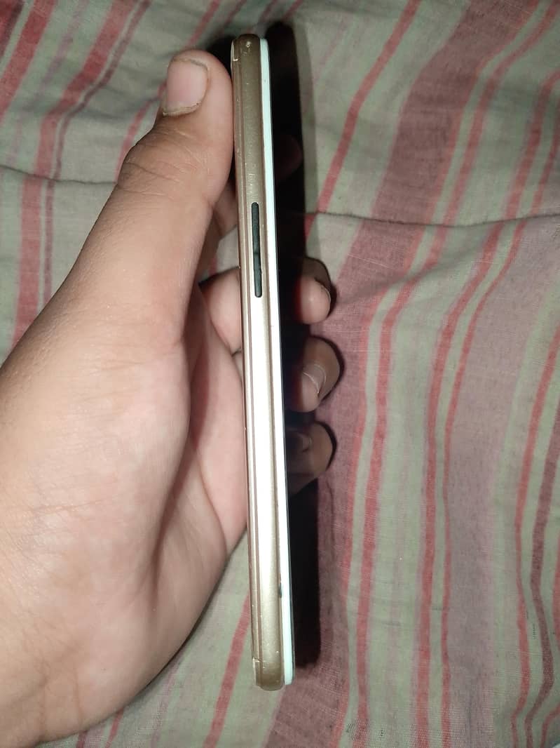 OPPO A37 1