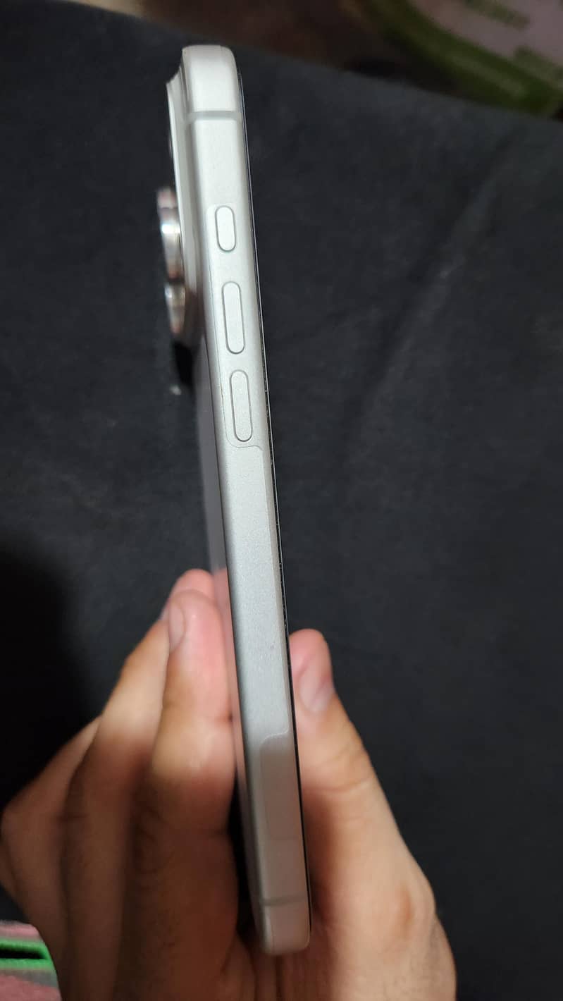 Apple iPhone 17 Pro Max 5