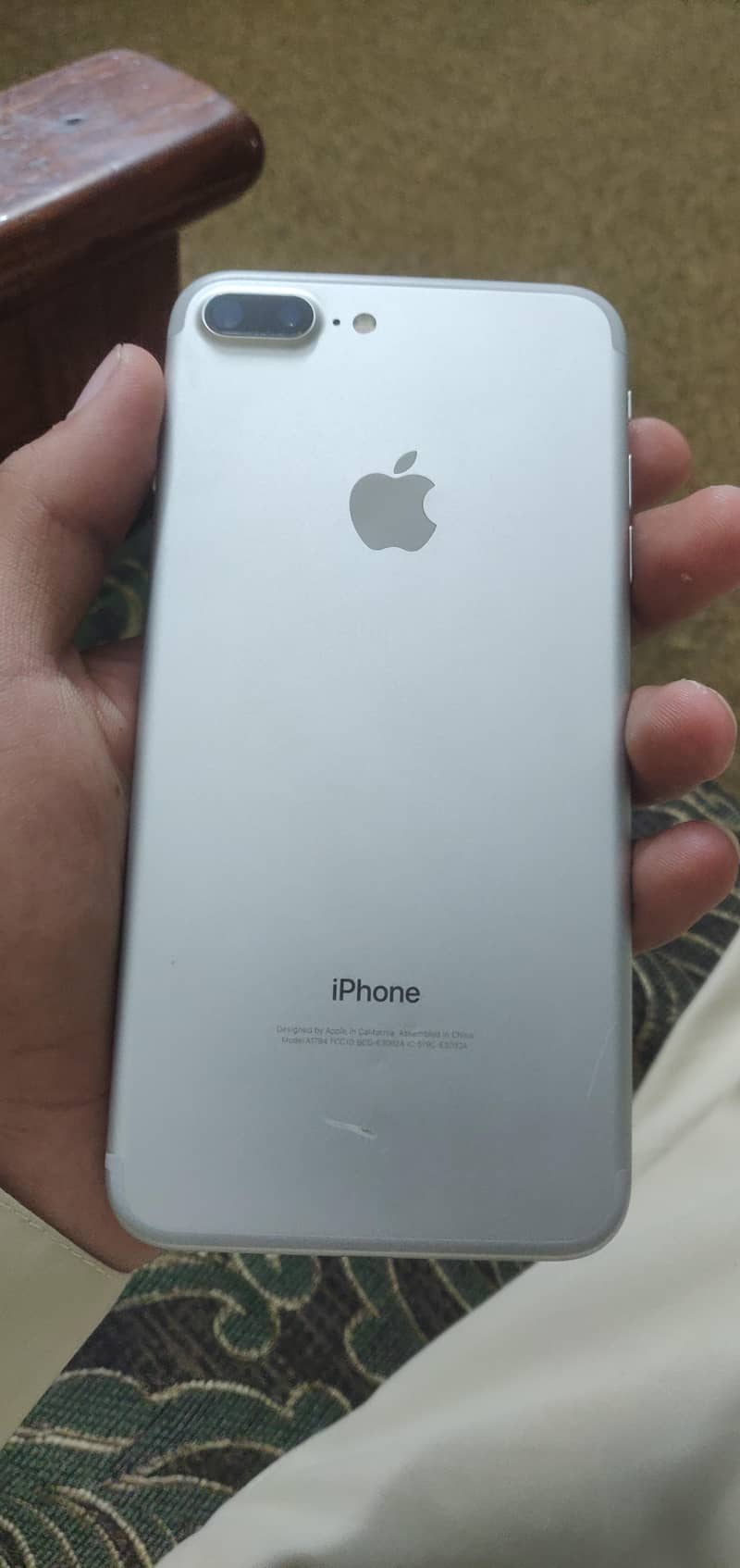 Apple iPhone 7 Plus 0