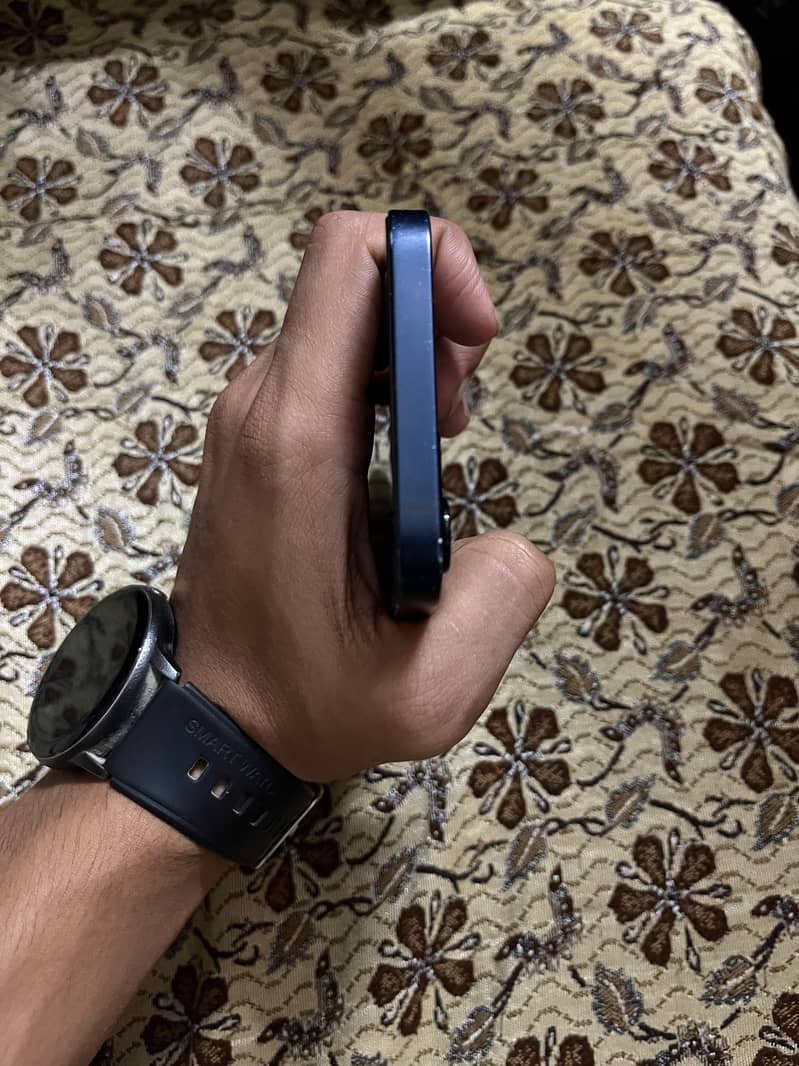 Apple iPhone 12 3