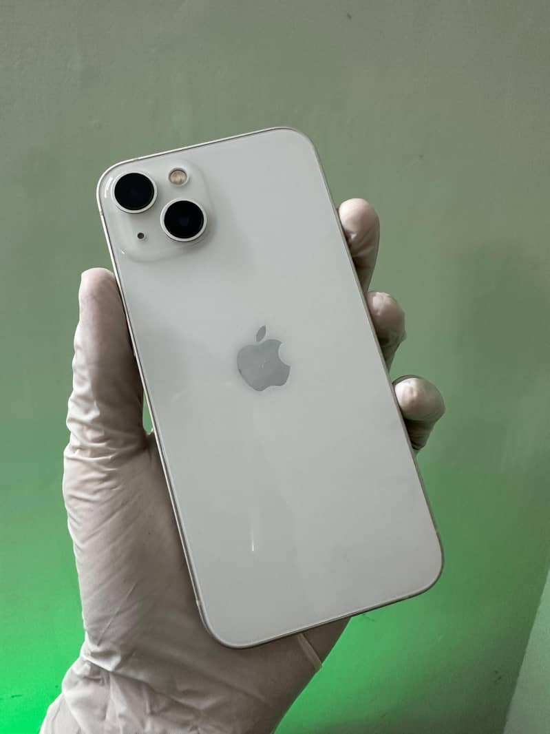 Apple iPhone 13 4