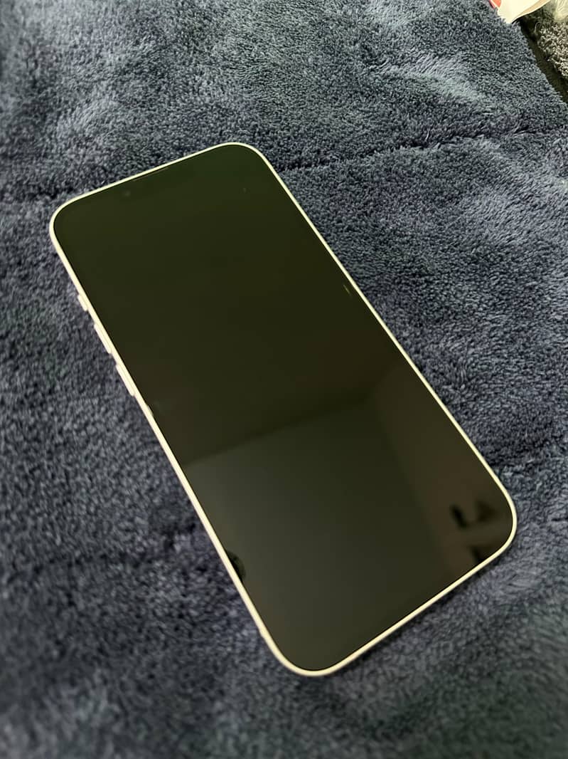 Apple iPhone 13 6