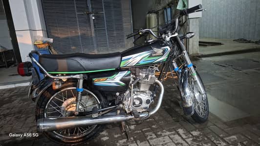 Honda 125 for sale black colour used