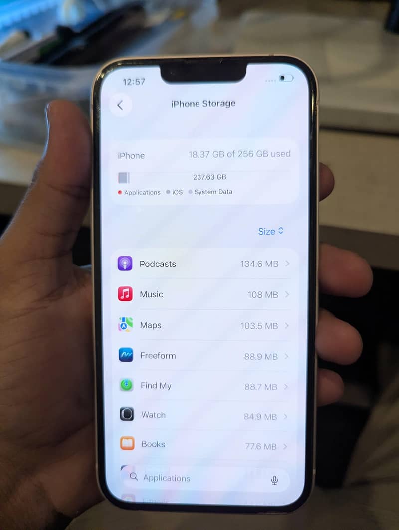 Apple iPhone 13 5