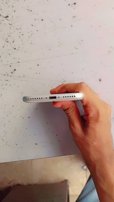 Apple iPhone 7