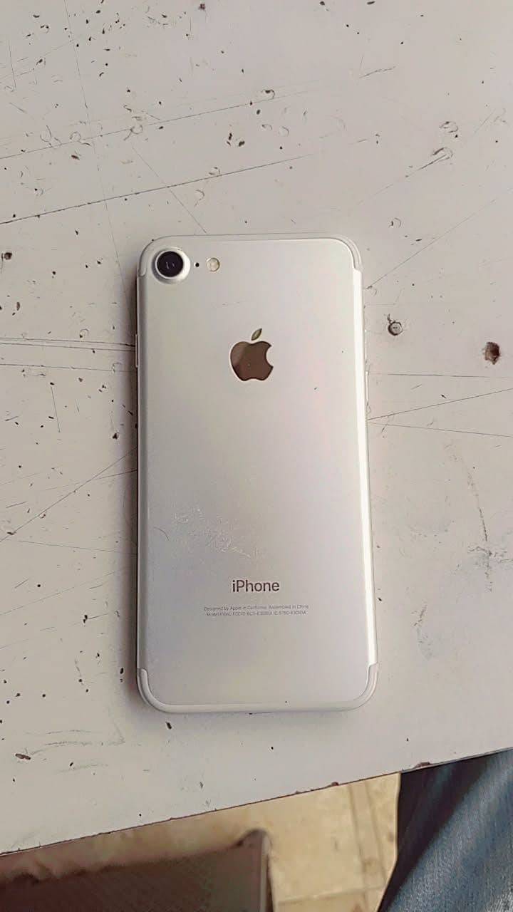 Apple iPhone 7 2
