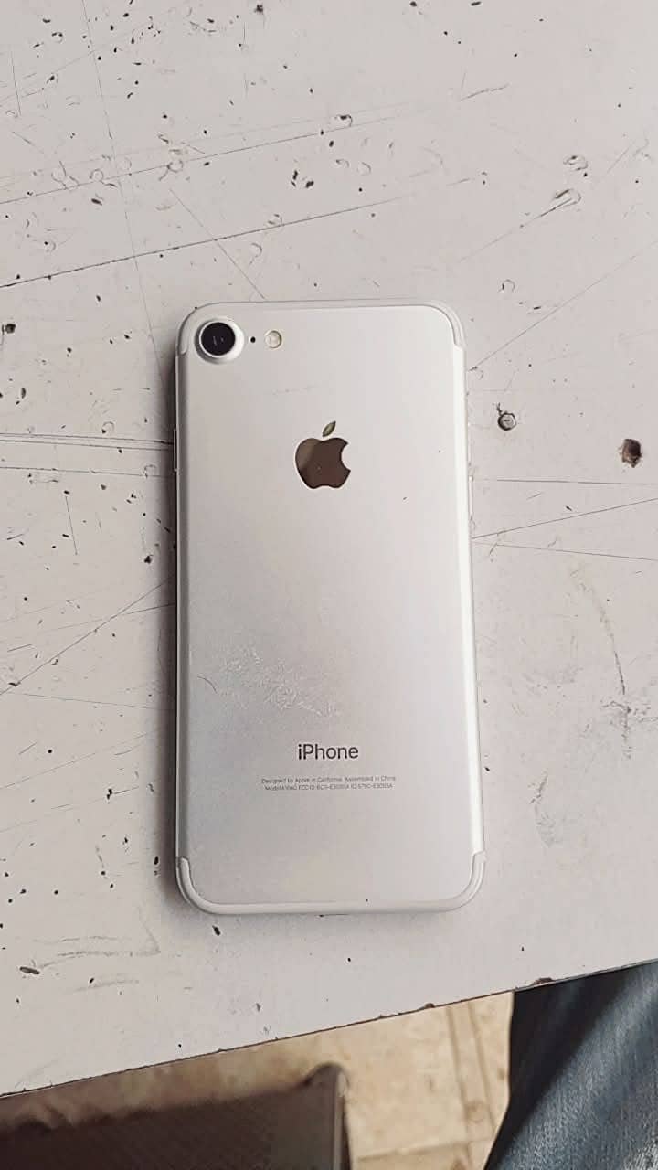 Apple iPhone 7 4