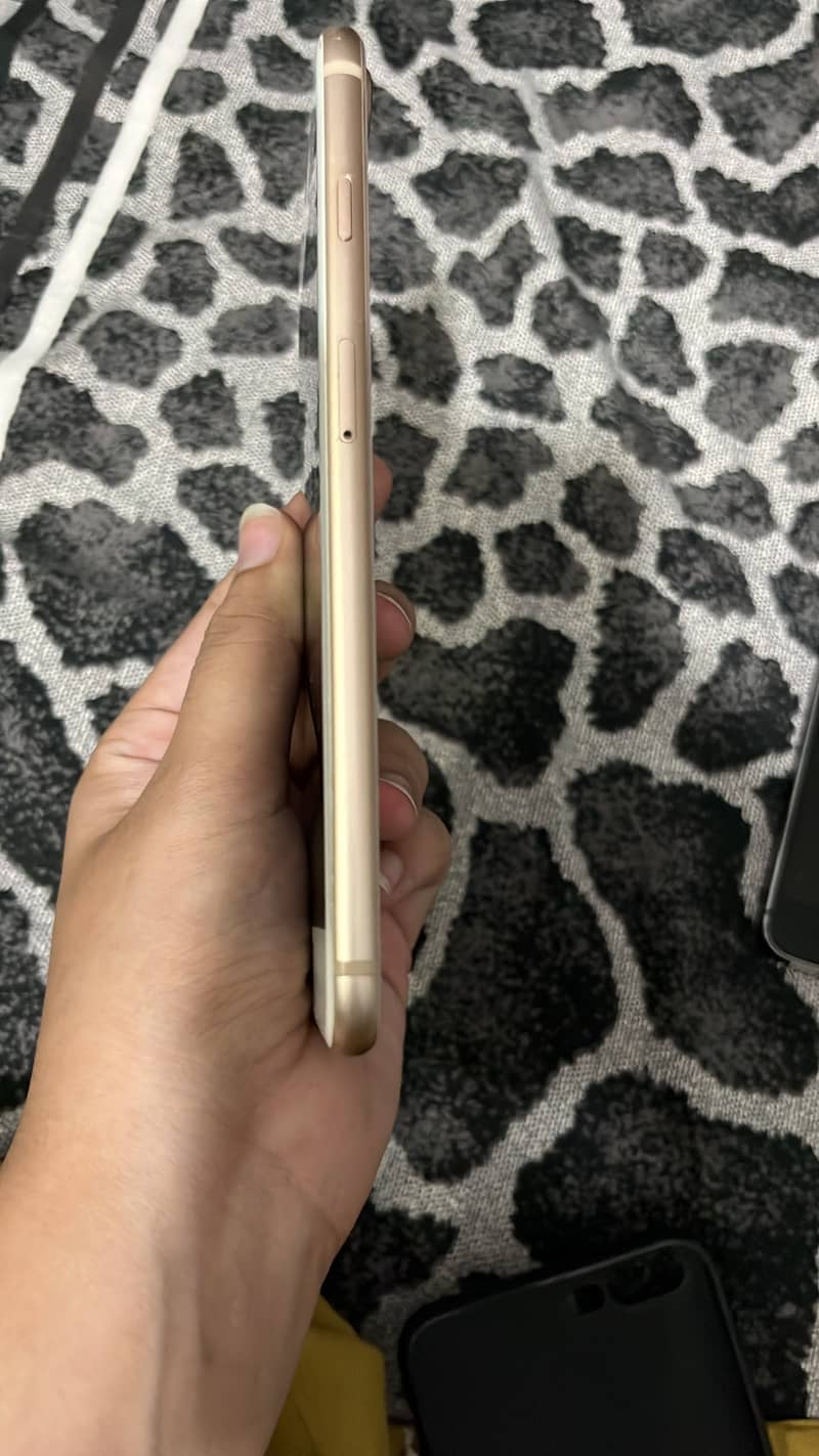 Apple iPhone 8 Plus 0