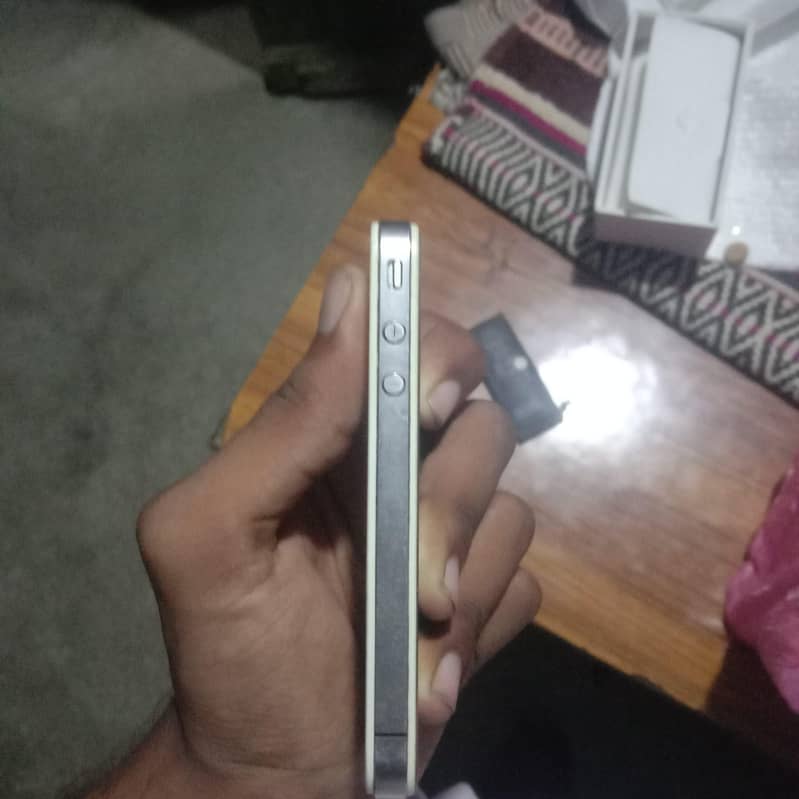 Apple iPhone 4s 2