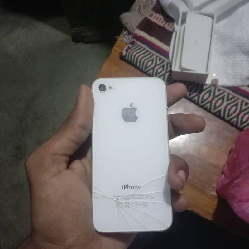 Apple iPhone 4s 4