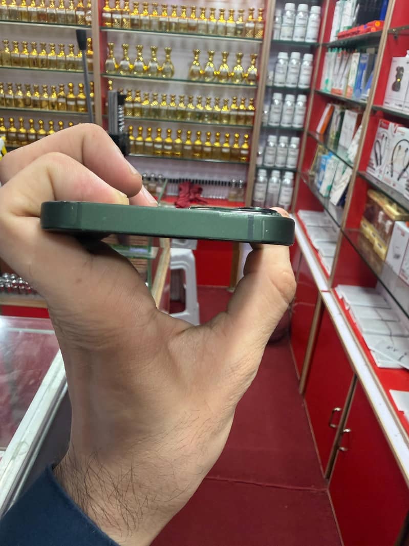Apple iPhone 13 3