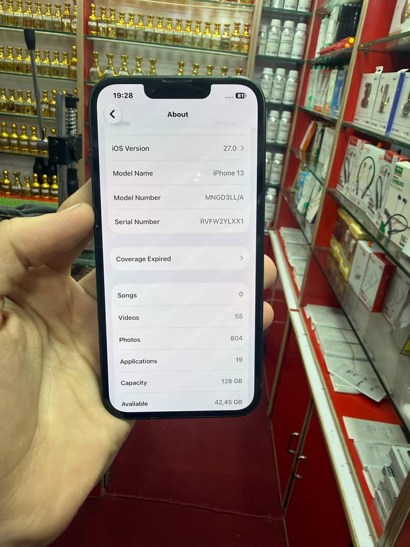 Apple iPhone 13 4