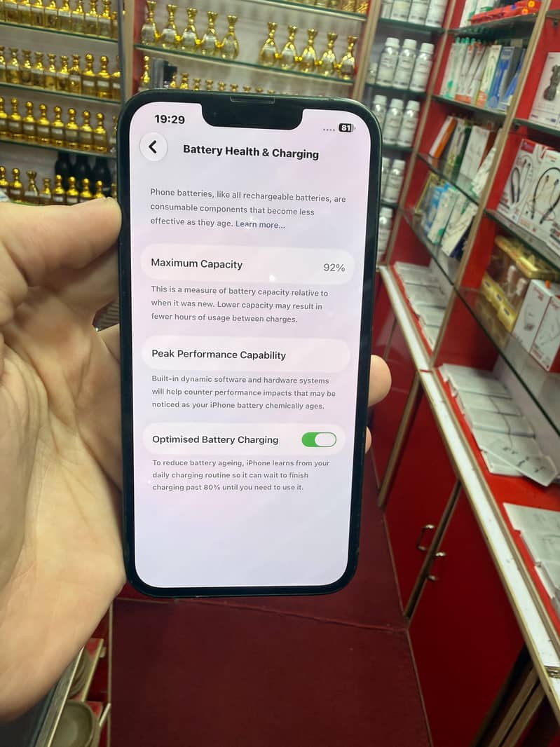 Apple iPhone 13 5