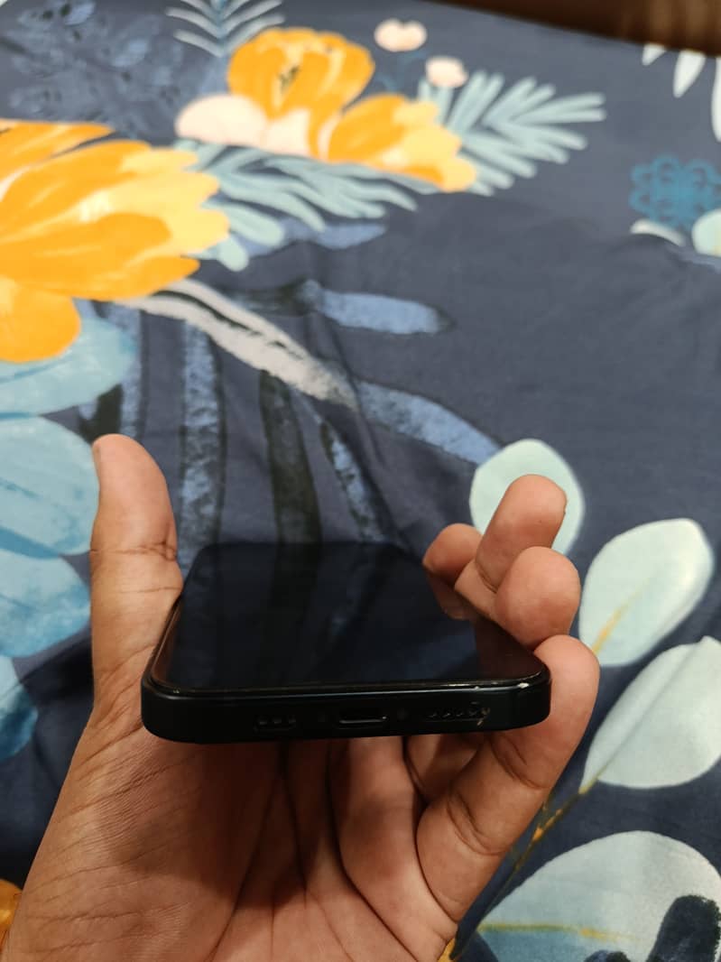 iPhone 13 JV 3