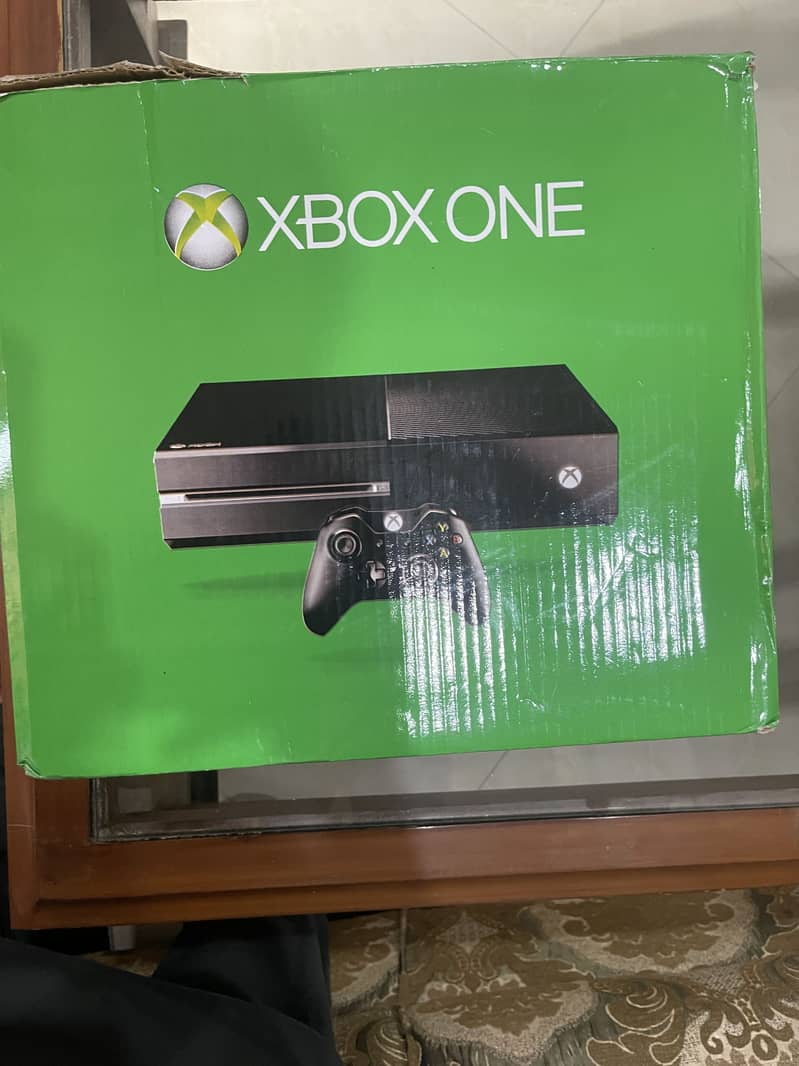 X Box One 500GB (2 controller) 5
