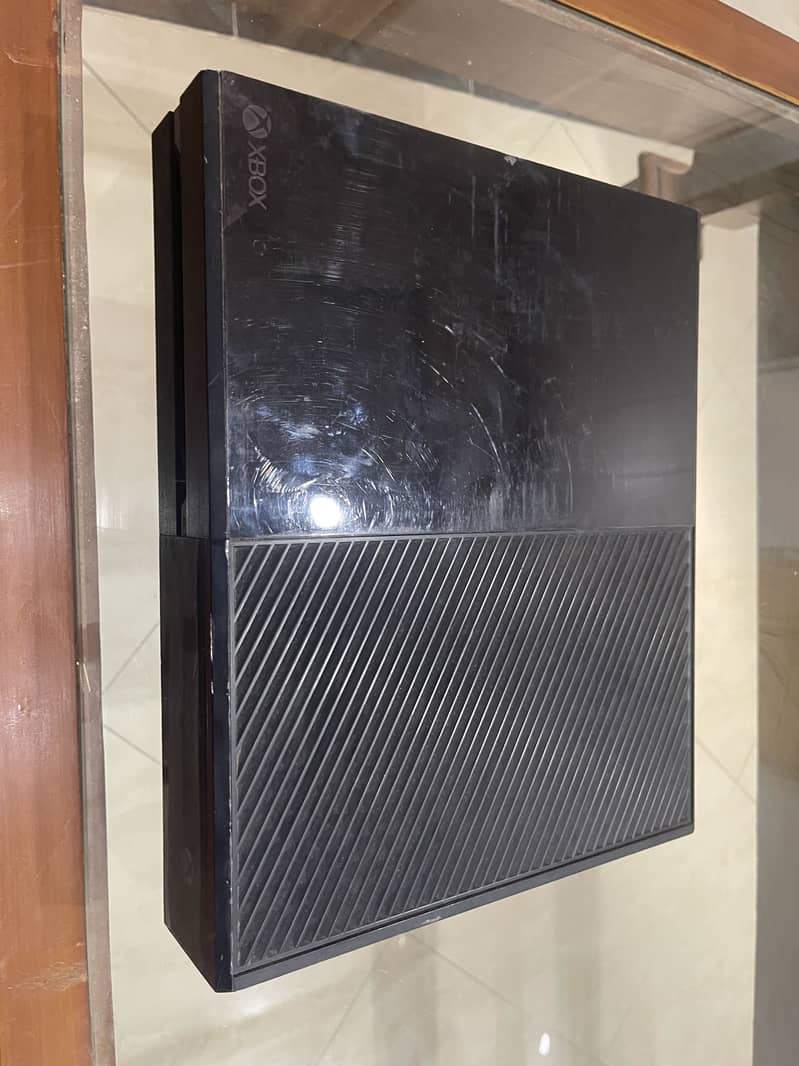 X Box One 500GB (2 controller) 13