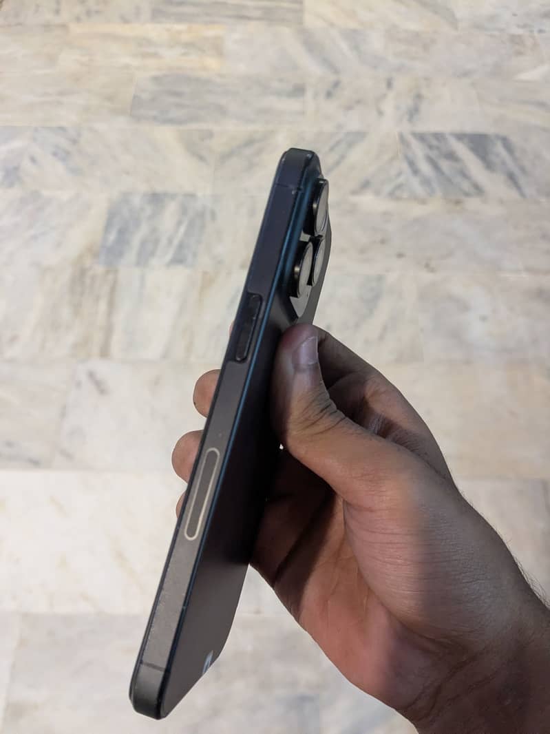 Apple iPhone 15 Pro Max 1