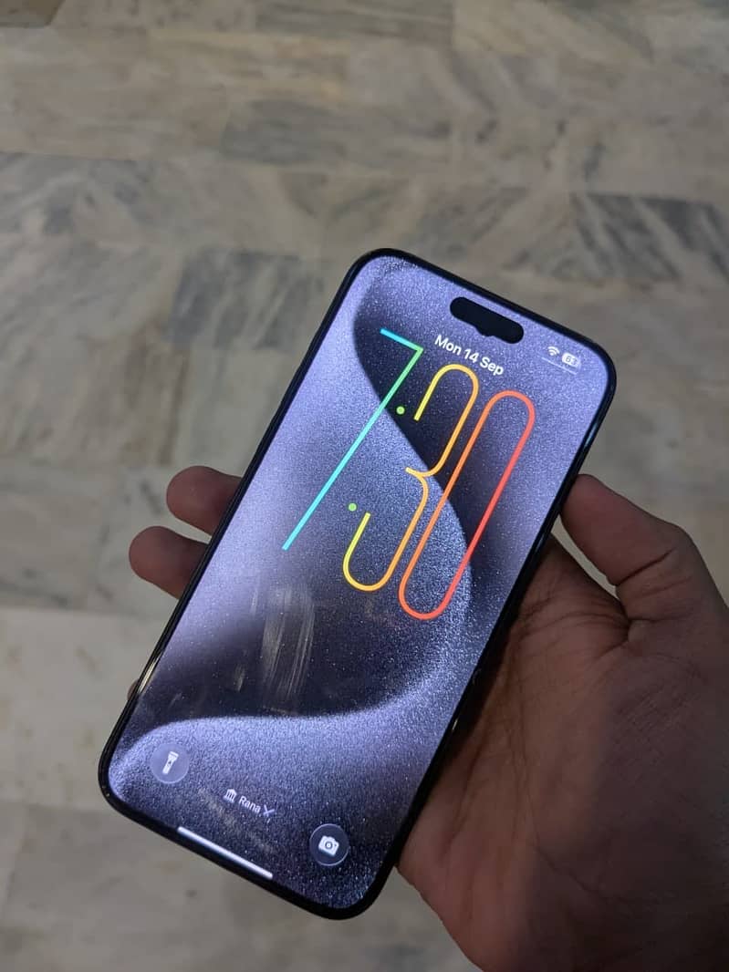 Apple iPhone 15 Pro Max 3