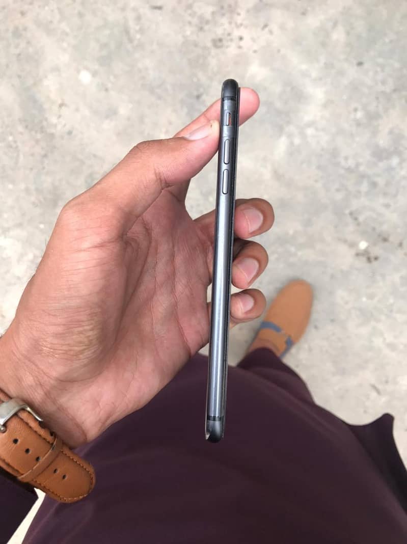 Apple iPhone 8 Plus 3