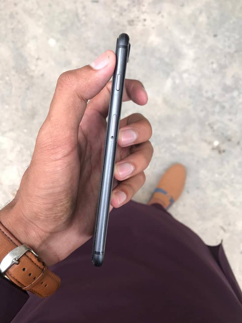 Apple iPhone 8 Plus 5