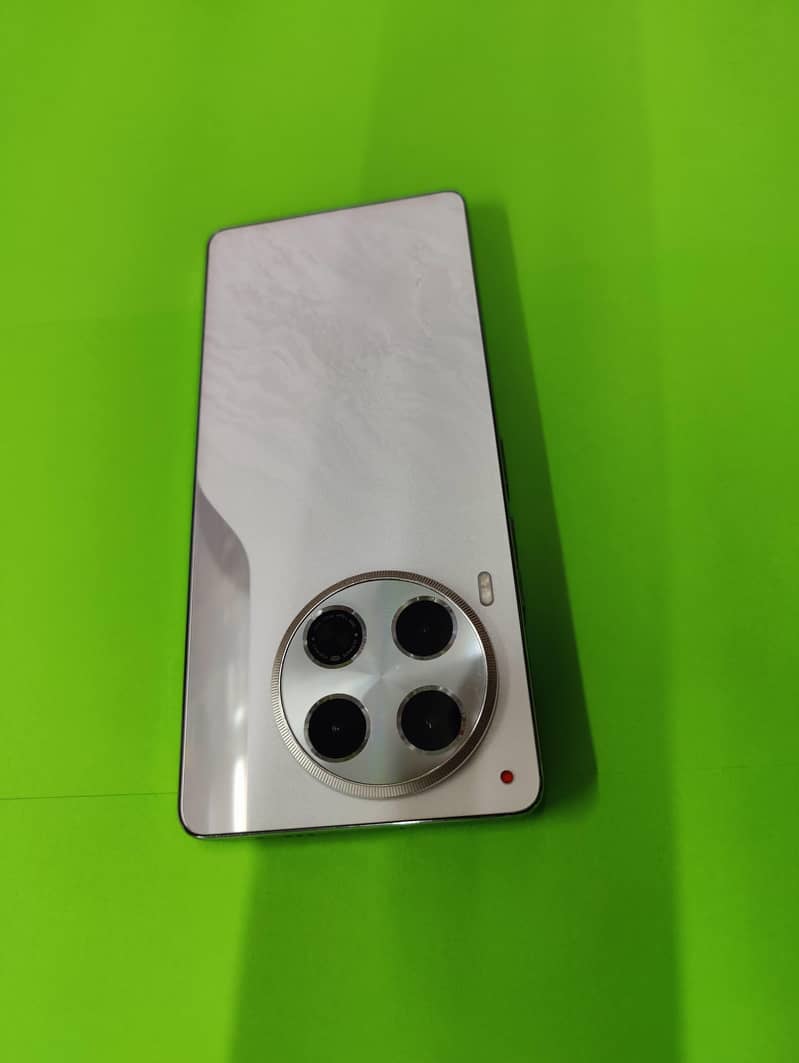 Tecno CAMON 30 2