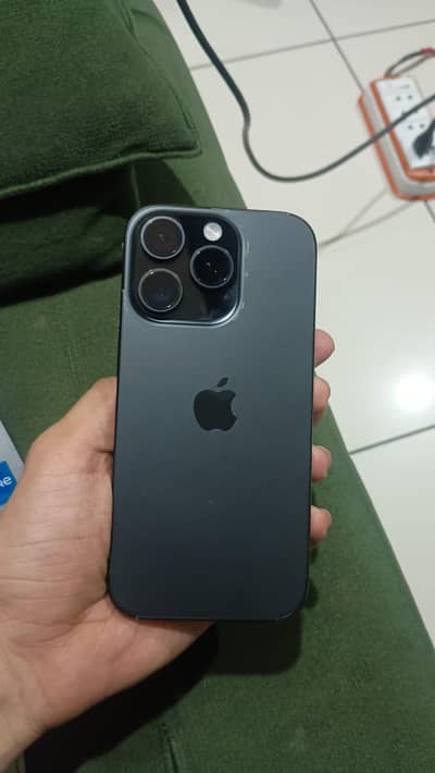 Apple iPhone 16 Pro