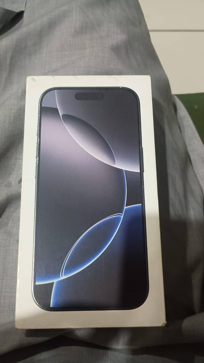 Apple iPhone 16 Pro 1