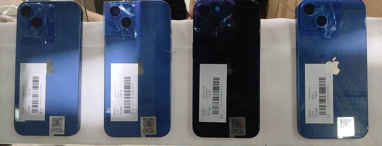 iPhone 13 base, iPhone 14 base. 1