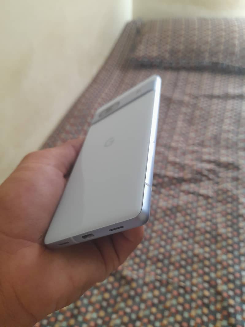 Google Pixel 7a 2