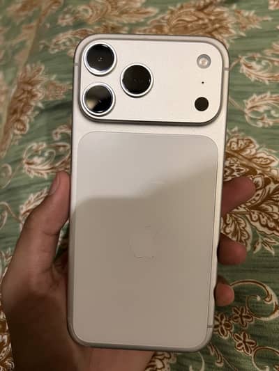 Apple iPhone 17 Pro Max non pta 4 day used