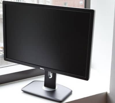 DELL 24 INCH SCREEN 10/10 FRESH WITH HYDROLOGIC STAND