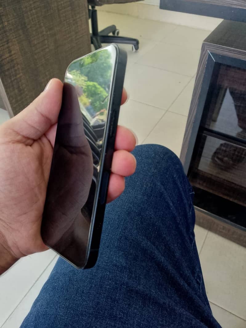Apple iPhone 13 3
