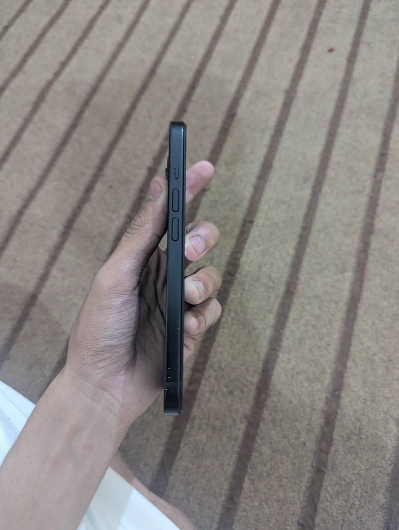 Apple iPhone 15 3