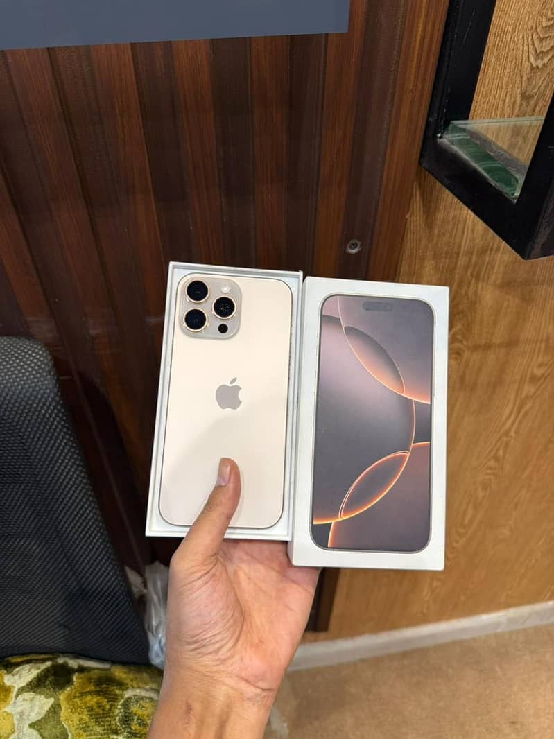Apple iPhone 16 Pro Max 0