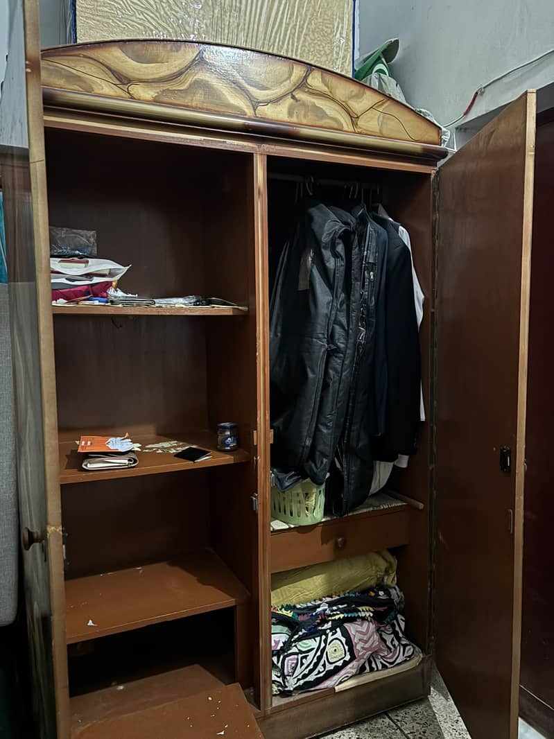 Wardrobe 0