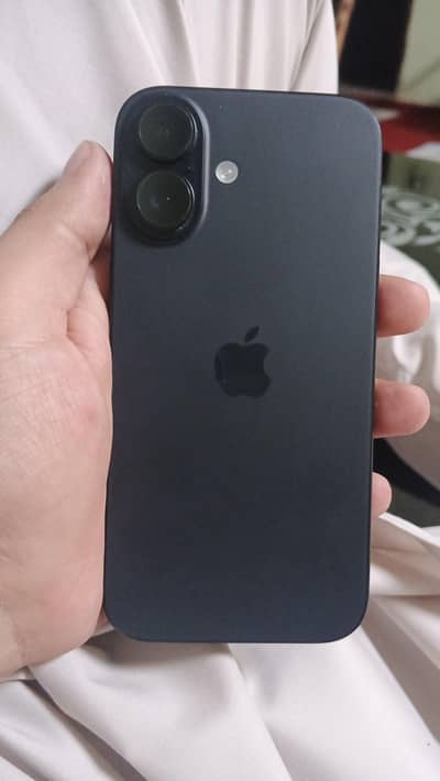 Apple iPhone 16