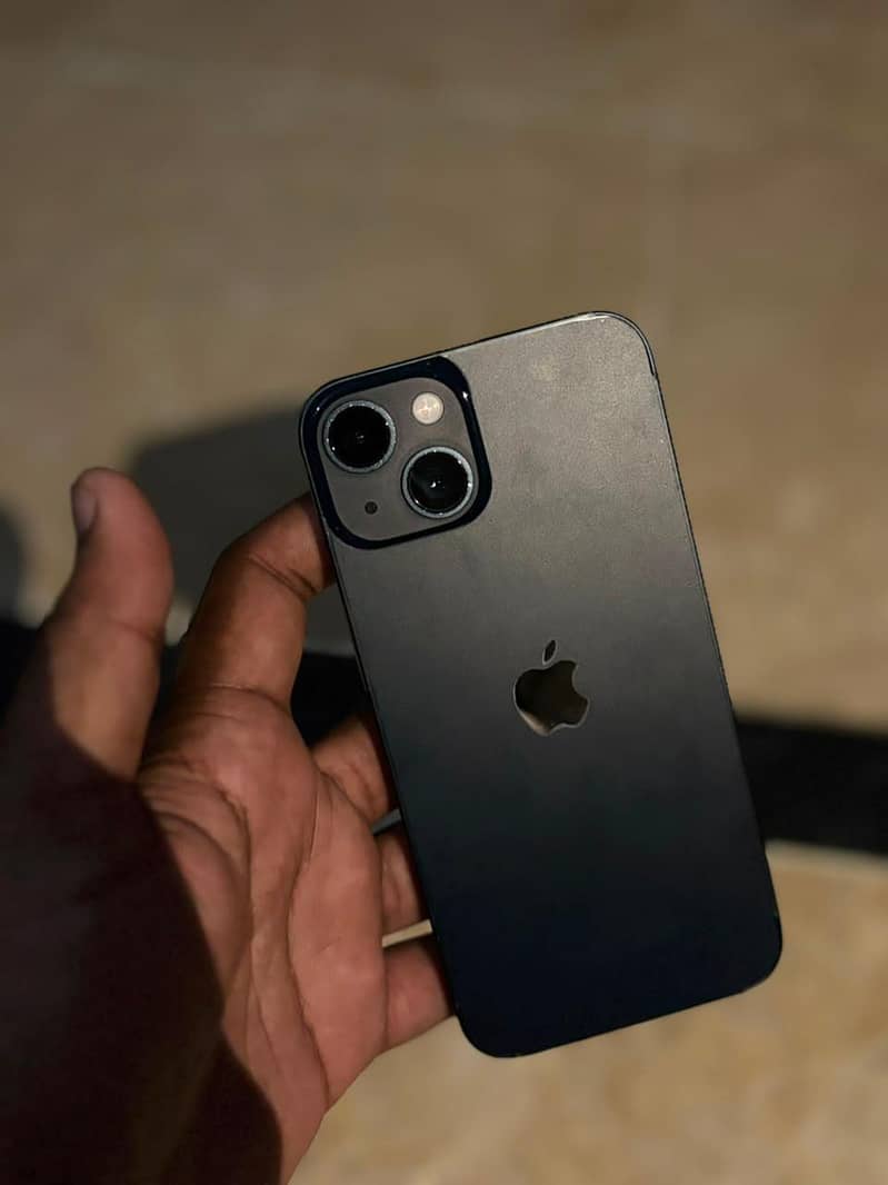 Apple iPhone 13 0