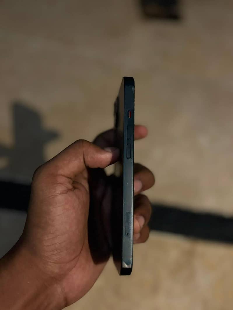 Apple iPhone 13 3
