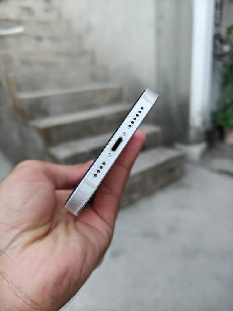 Apple iPhone 14 plus 3