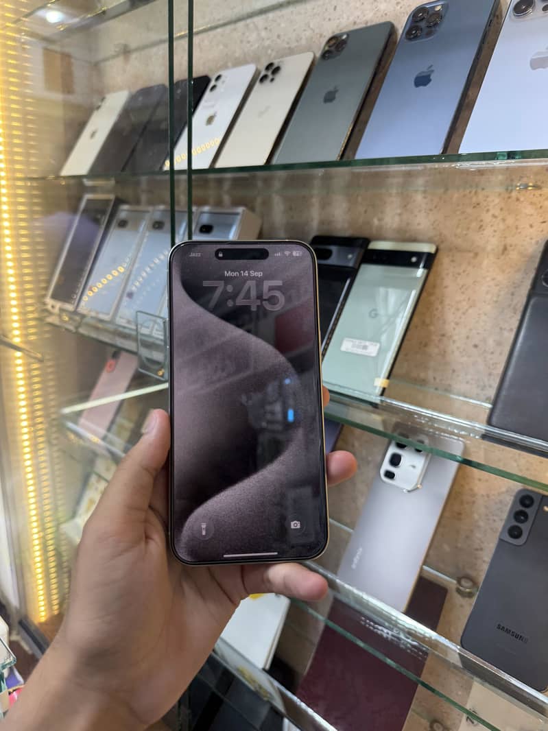 Apple iPhone 15 Pro Max 0